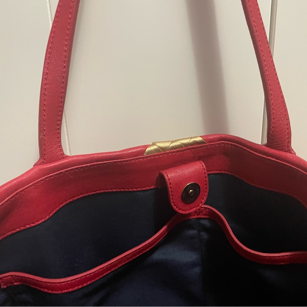Red leather bag soft and light weight NEW - Picture 6 of 11